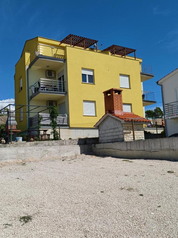 Apartmani Suncev Sjaj Rtina Luaran gambar